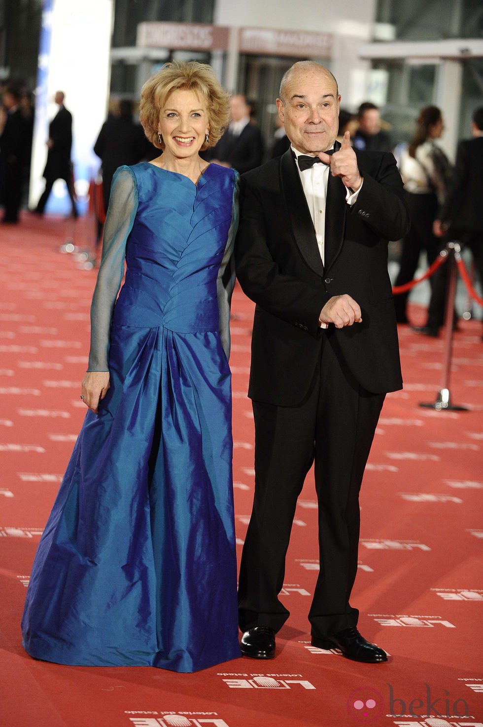 Marisa Paredes y Antonio Resines en la alfombra roja de los Goya 2012