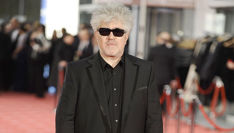 Pedro Almodóvar en la alfombra roja de los Goya 2012