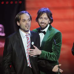 El Muletilla junto a Daniel Sánchez Arévalo e Isabel Coixet en los Goya 2012