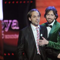 El Muletilla junto a Daniel Sánchez Arévalo e Isabel Coixet en los Goya 2012