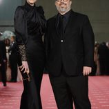 Álex de la Iglesia y Carolina Bang en la alfombra roja de los Goya 2012