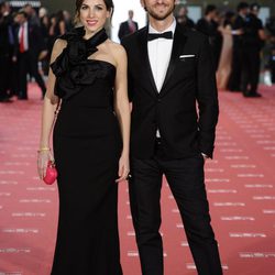 Alicia Rubio y Raúl Arévalo en la alfombra roja de los Goya 2012