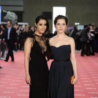 Inma Cuesta y María León en la alfombra roja de los Goya 2012