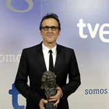 Alberto iglesias posa con su Goya 2012