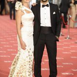 Leire Martínez y Antonio Velázquez en la alfombra roja de los Goya 2012