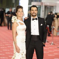 Leire Martínez y Antonio Velázquez en la alfombra roja de los Goya 2012