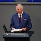 El Rey Carlos III dirigiéndose al Bundestag en su Visita de Estado a Alemania