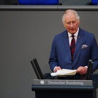 El Rey Carlos III dirigiéndose al Bundestag en su Visita de Estado a Alemania