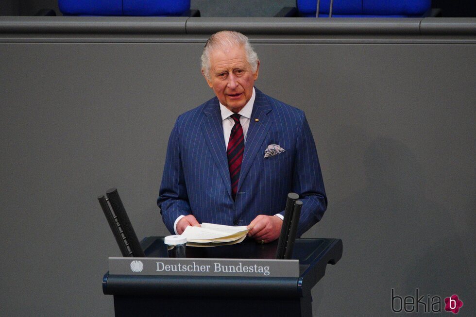 El Rey Carlos III dirigiéndose al Bundestag en su Visita de Estado a Alemania