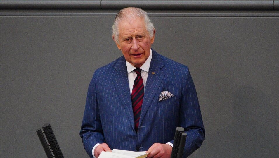 El Rey Carlos III dirigiéndose al Bundestag en su Visita de Estado a Alemania