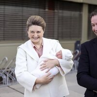 Guillermo y Stéphanie de Luxemburgo con sus hijos Charles y François en la presentación de su hijo François