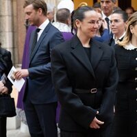 Las hermanas Pauline Ducruet y Camille Gottlieb en la misa en memoria de Rainiero de Mónaco