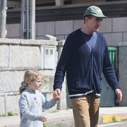 Alessandro Lequio con su hija Ginevra Ena en Pontevedra