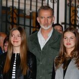 El Rey Felipe con sus hijas la Princesa Leonor y la Infanta Sofía en la Semana Santa de Chinchón