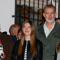 El Rey Felipe con sus hijas la Princesa Leonor y la Infanta Sofía en la Semana Santa de Chinchón