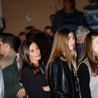 Los Reyes Felipe y Letizia y sus hijas la Princesa Leonor y la Infanta Sofía, muy pendientes de la Semana Santa de Chinchón