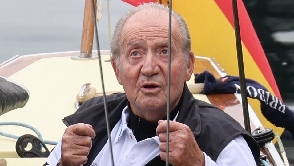 El Rey Juan Carlos en la primera jornada de la Copa de Vela en Sanxenxo