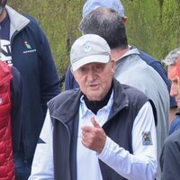 El Rey Juan Carlos antes de subirse al barco en la primera jornada de Copa de Vela