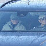 El Rey Juan Carlos junto a Pedro Campos en el coche en Sanxenxo