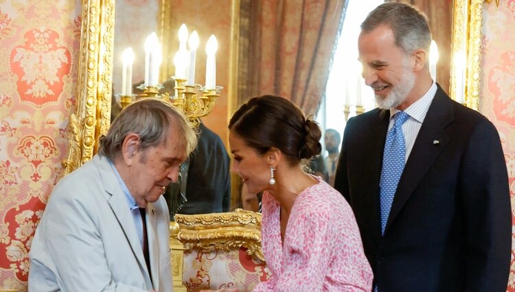 Los Reyes Felipe y Letizia y Rafael Cadenas en el almuerzo por el Premio Cervantes 2022