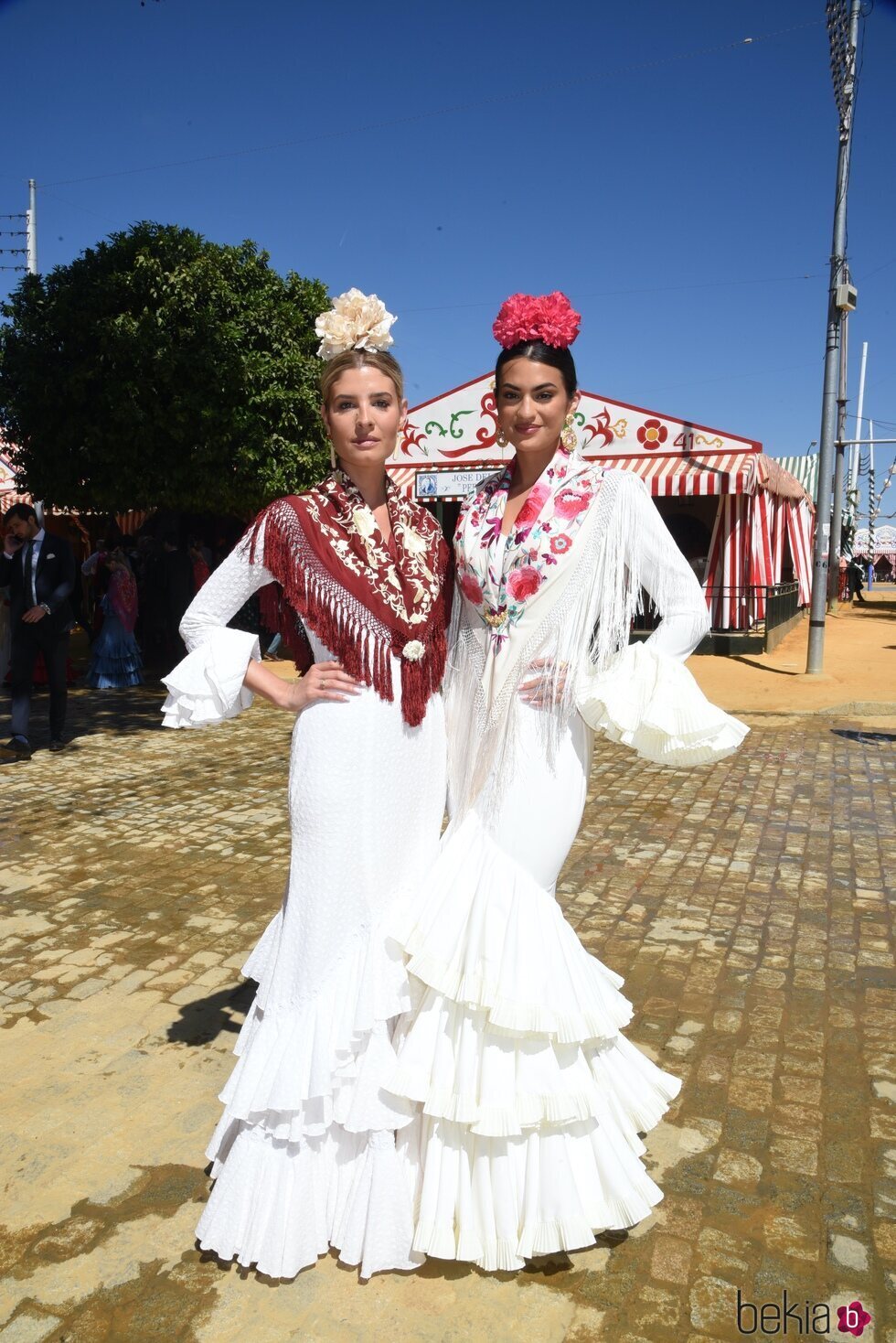 Teresa Andrés Gonzalvo y Marta Lozano en la Feria de Abril de Sevilla 2023