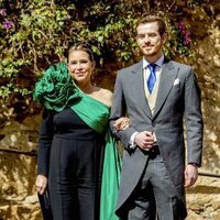 La Gran Duquesa María Teresa Luxemburgo junto a un hermano de Nicolas Bagory en la boda religiosa de la Princesa Alexandra de Luxemburgo y Nicolas Bagory