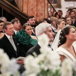 Los Grandes Duques de Luxemburgo durante la boda de la Princesa Alexandra con Nicolas Bagory