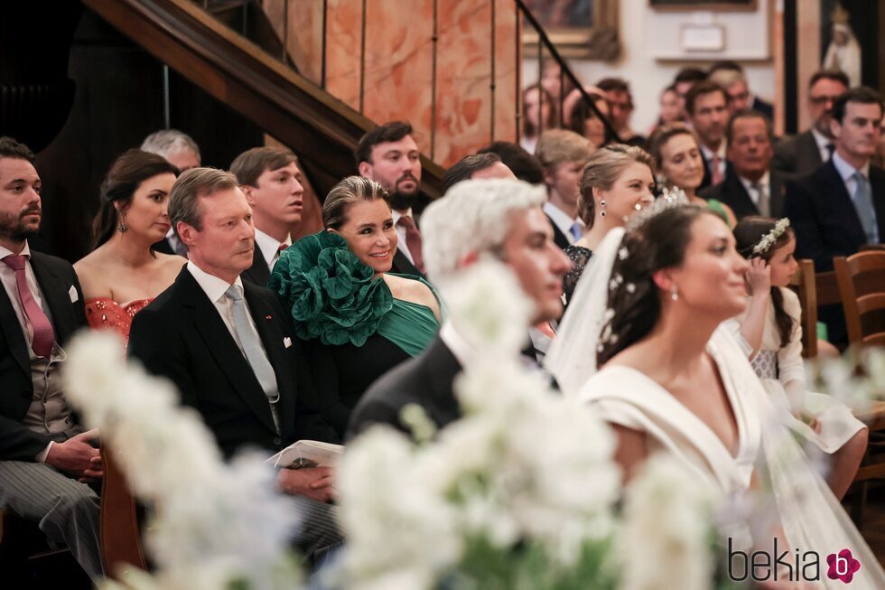 Los Grandes Duques de Luxemburgo durante la boda de la Princesa Alexandra con Nicolas Bagory