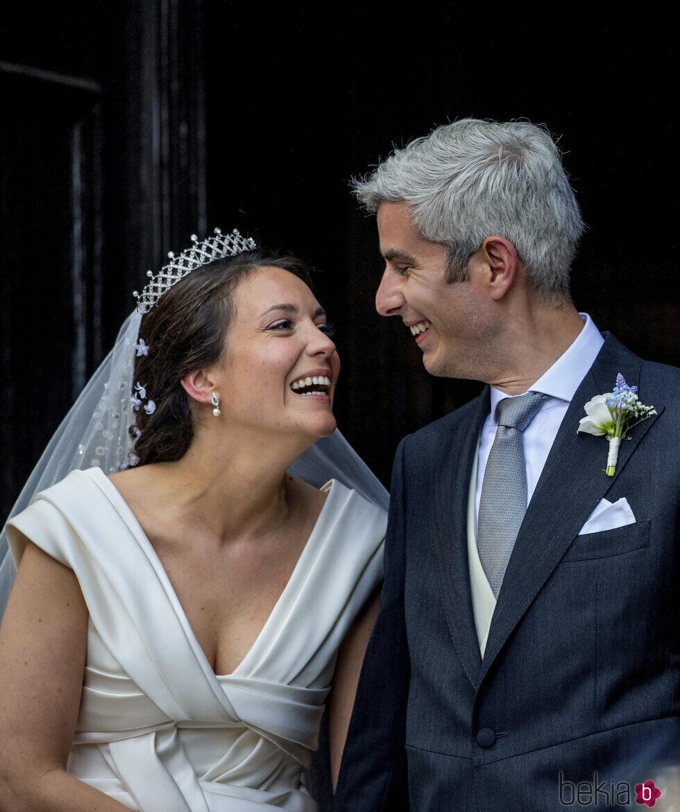 La Princesa Alexandra de Luxemburgo y Nicolas Bagory tras su boda religiosa