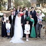 La Princesa Alexandra y Nicolas Bagory posan tras su boda religiosa con los Grandes Duques de Luxemburgo, el Principe Guillermo, la Princesa Estefanía y su