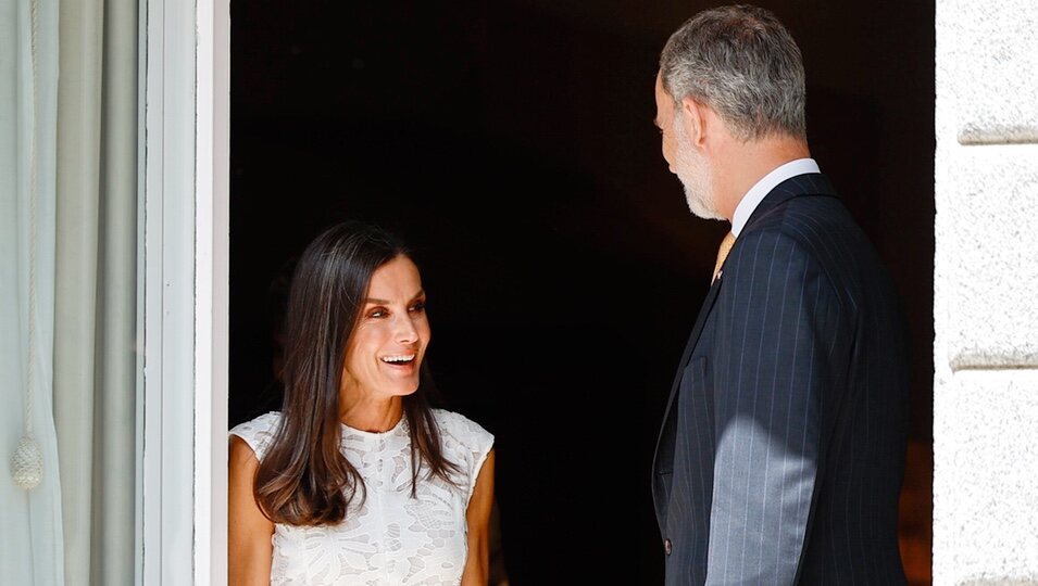 Los Reyes Felipe y Letizia, muy cómplices en el almuerzo a Gustavo Petro y Verónica Alcocer en La Zarzuela