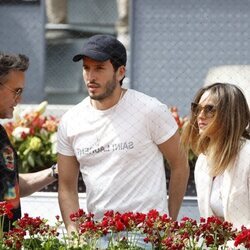 Sebastián Yatra, el padre de Aitana y Helen Lindes en el Mutua Madrid Open viendo a Alcaraz