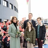 Joaquín y Marie de Dinamarca y sus hijos Henrik y Athena en el 30 aniversario del acuario Kattegatcentre