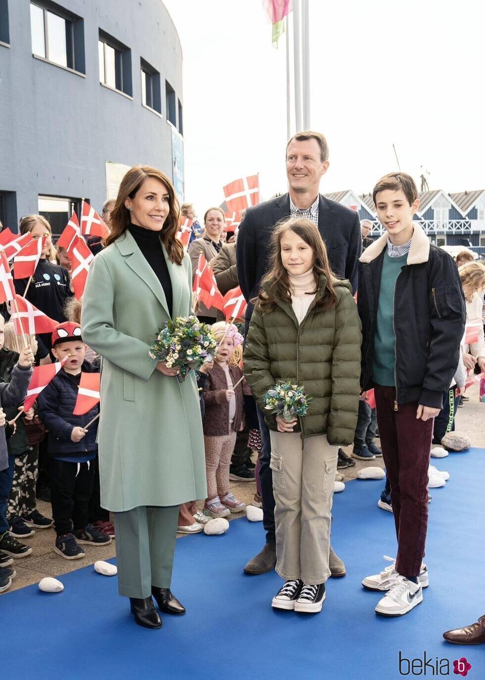 Joaquín y Marie de Dinamarca y sus hijos Henrik y Athena en el 30 aniversario del acuario Kattegatcentre