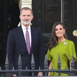 Los Reyes Felipe y Letizia, camino a la recepción previa a la coronación