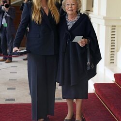 Amalia de Holanda y Beatriz de Holanda en la recepción previa a la coronación de Carlos III