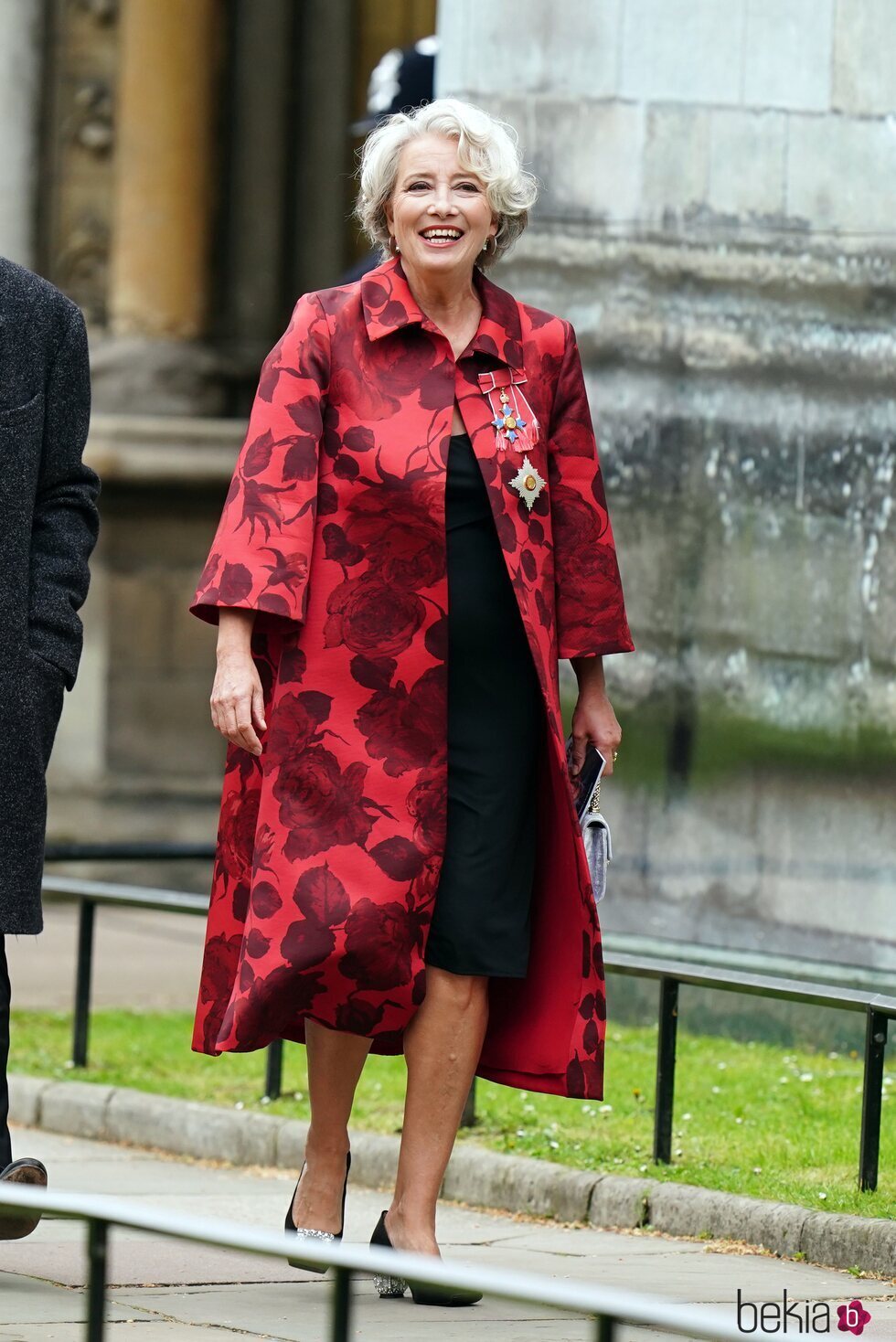 Emma Thompson es fotografiada llegando a la Coronación de Carlos III