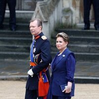 La Gran Duquesa María Teresa de Luxemburgo y Enrique de Luxemburgo en la Coronación de Carlos III