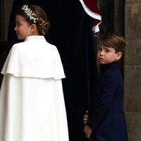 Louis de Cambridge entrando a la Coronación de Carlos III