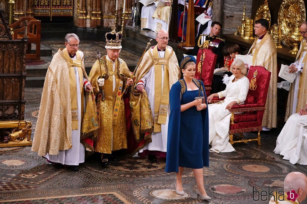 El Rey Carlos III recién coronado y la Reina Camilla