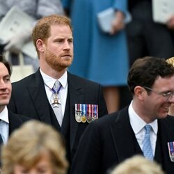 El Príncipe Harry acudiendo a la Coronación de Carlos III