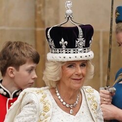 La Reina Camilla es fotografiada tras ser coronada