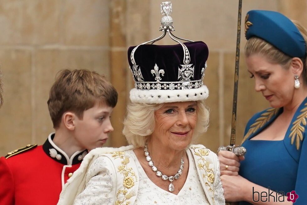 La Reina Camilla es fotografiada tras ser coronada