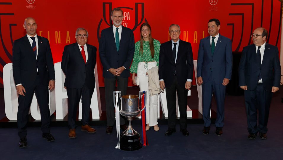 El Rey Felipe VI y la Infanta Sofía ante la Copa del Rey 2023