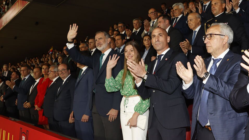 El Rey Felipe VI y la Infanta Sofía en la final de la Copa del Rey 2023