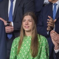 La Infanta Sofía con una blusa verde con estampado geométrico en la final de la Copa del Rey 2023