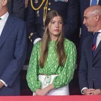 Luis Rubiales hablando a la Infanta Sofía en la final de la Copa del Rey 2023