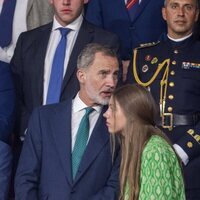 El Rey Felipe VI y la Infanta Sofía comparten confidencias en la final de la Copa del Rey 2023