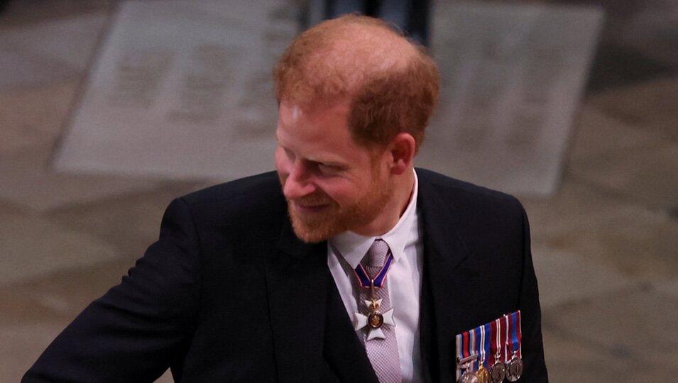 El Príncipe Harry en la Coronación de Carlos III en la Abadía de Westminster