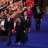 Eugenia de York y Jack Brooksbank, el Príncipe Harry y Beatriz de York y Edoardo Mapelli Mozzi en la Coronación de Carlos III